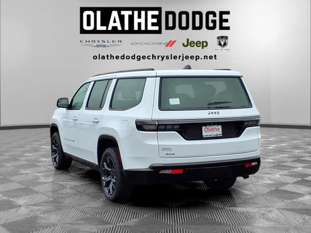 New 2026 Bright White Clear-Coat Exterior Paint Jeep Limited Altitude image 3