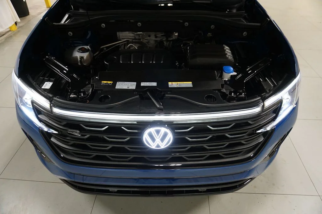 Certified Used 2025 Mountain Lake Blue Metallic Volkswagen 2.0T SEL R-Line Black image 46