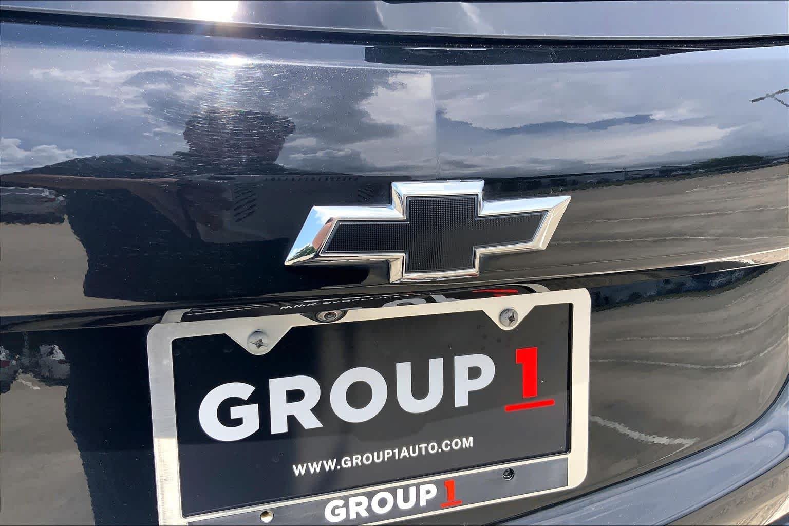 Used 2022 Mosaic Black Metallic Chevrolet RS image 10