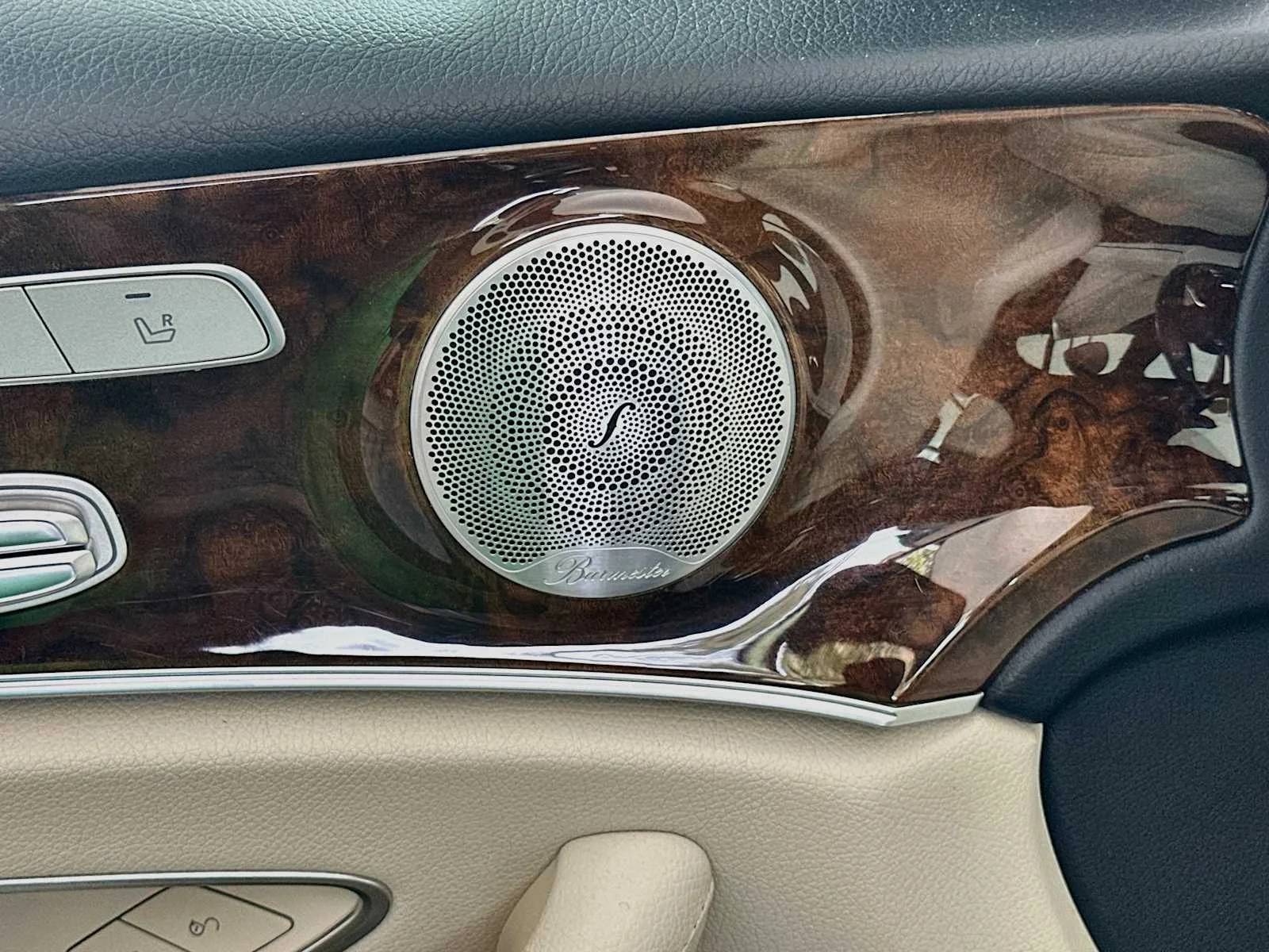 Used 2019 Lunar Blue Metallic Mercedes-Benz E 300 image 17
