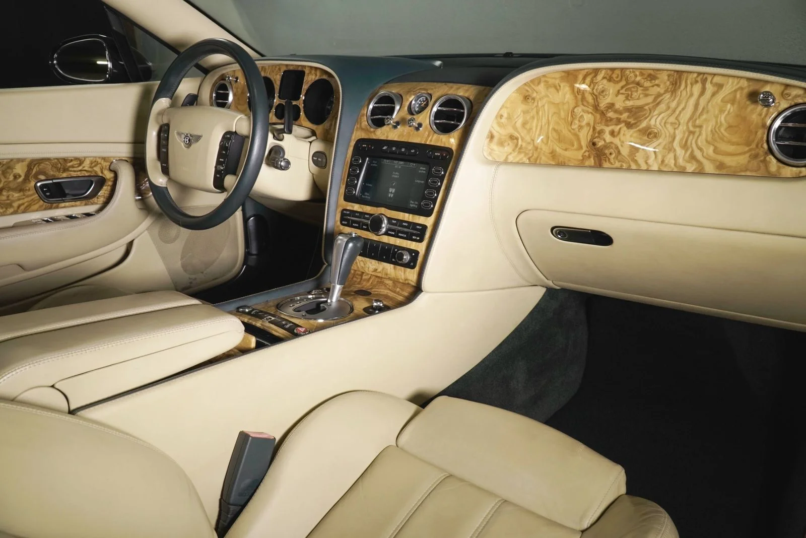 Used 2007 Green Bentley  image 2