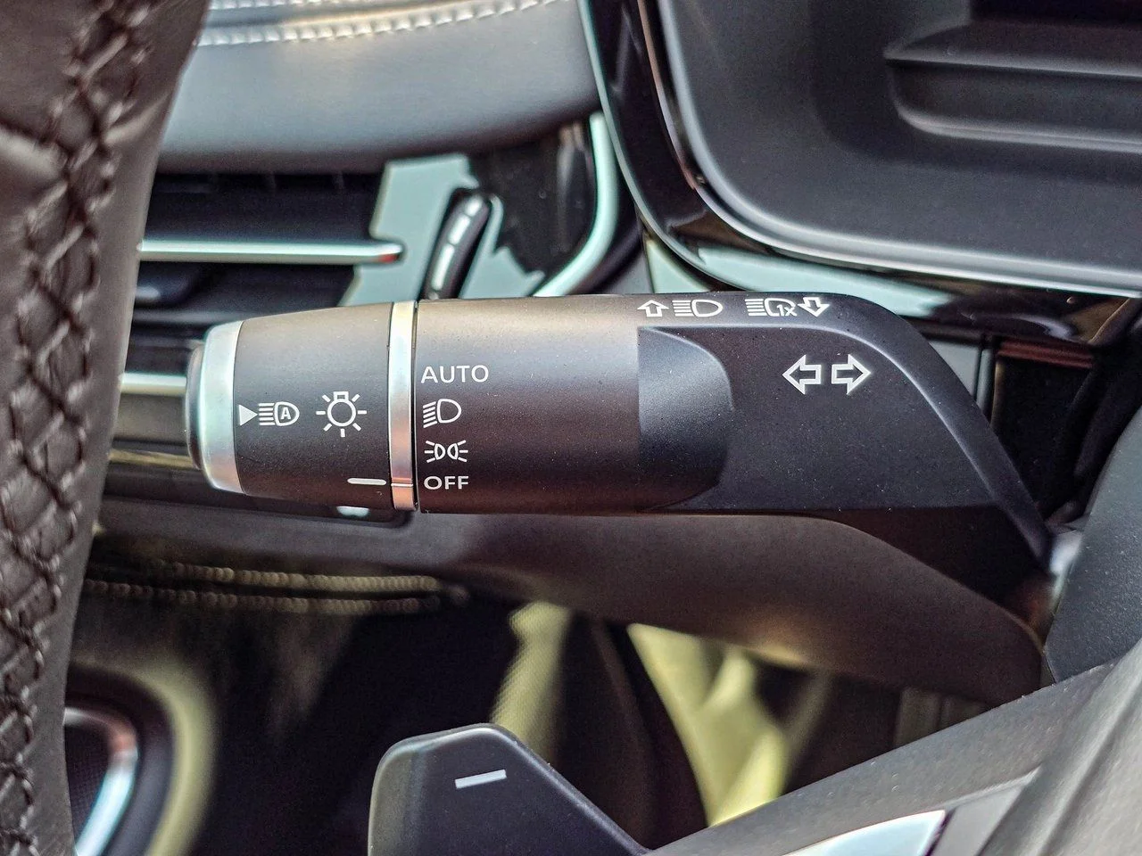 New 2026 RADIANT WHITE INFINITI Luxe AWD image 21
