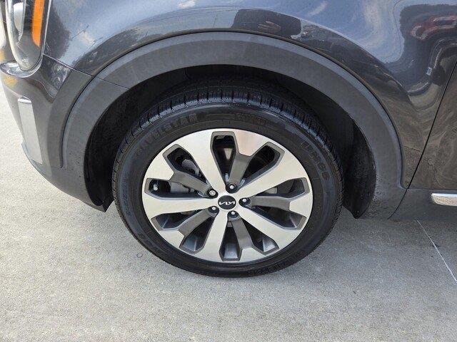 Used 2022 Gravity Grey Kia EX image 11