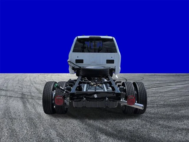 New 2026 Oxford White Ford F-450® XL image 5
