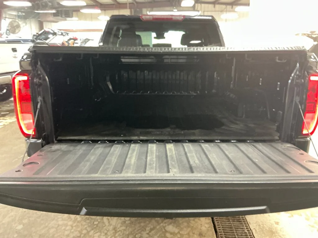 Used 2023 Silver GMC Elevation image 28