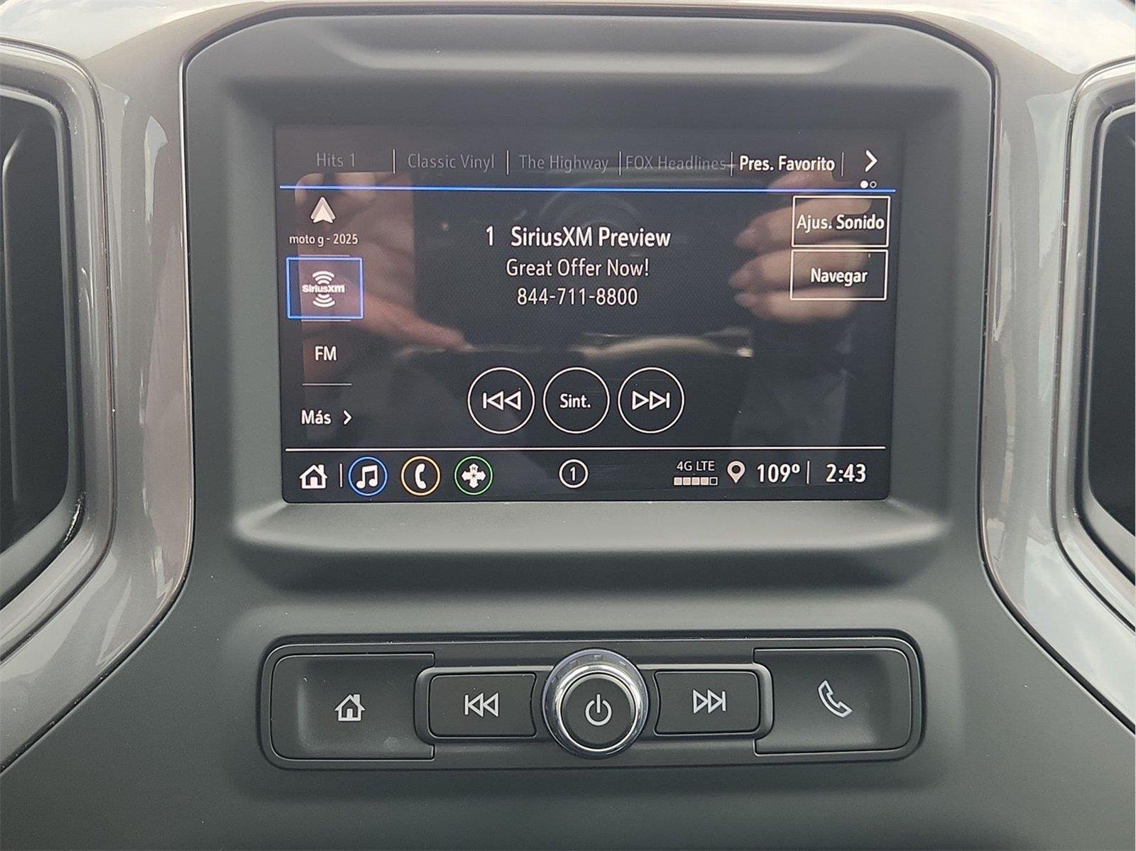 2024 Chevrolet Silverado 1500 photo 13 of 32