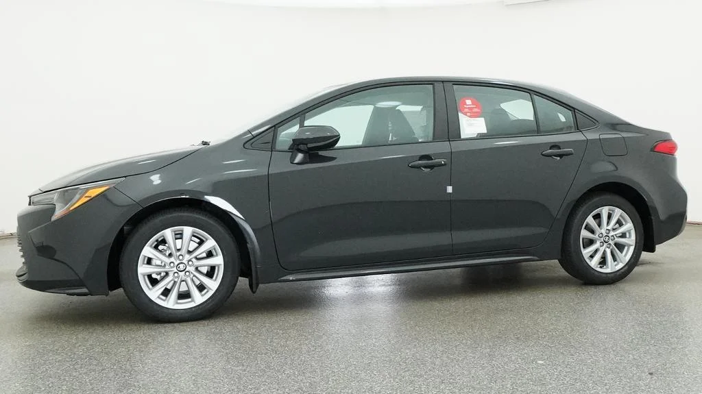 New 2027 Underground Toyota LE image 4