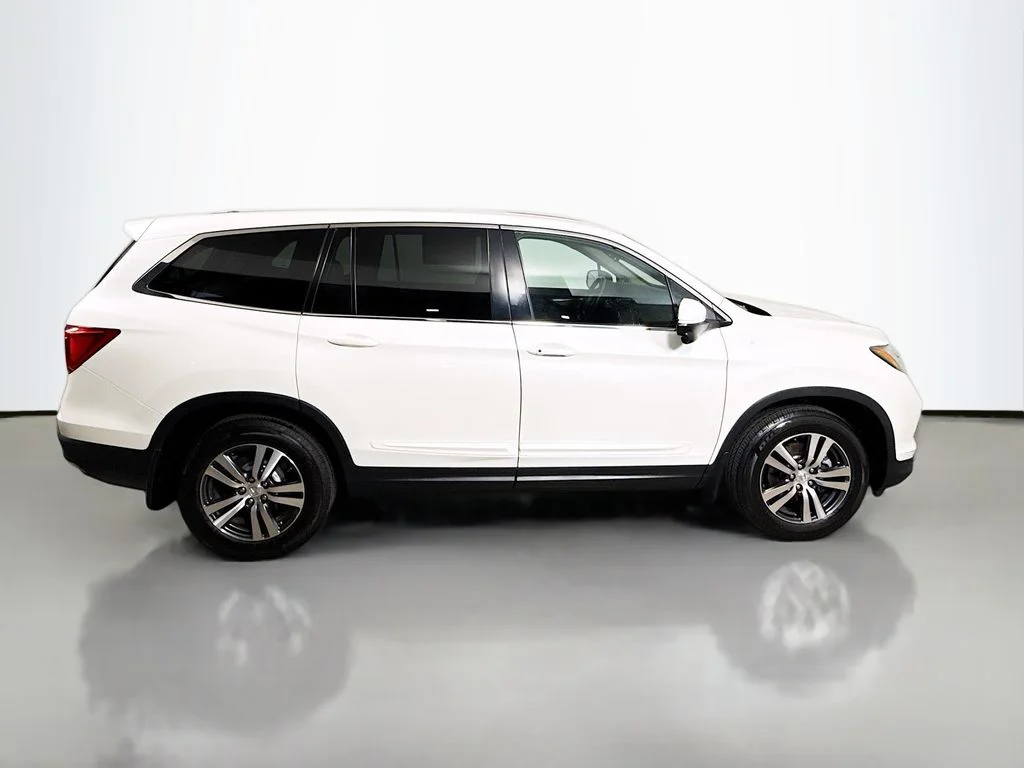 Used 2017 White Diamond Pearl Honda EX-L image 8