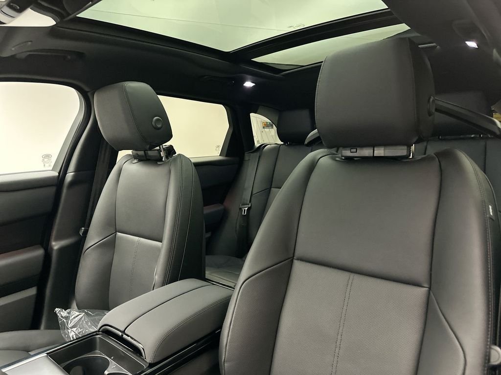Certified Used 2026 Santorini Black Metallic Land Rover Dynamic SE image 9