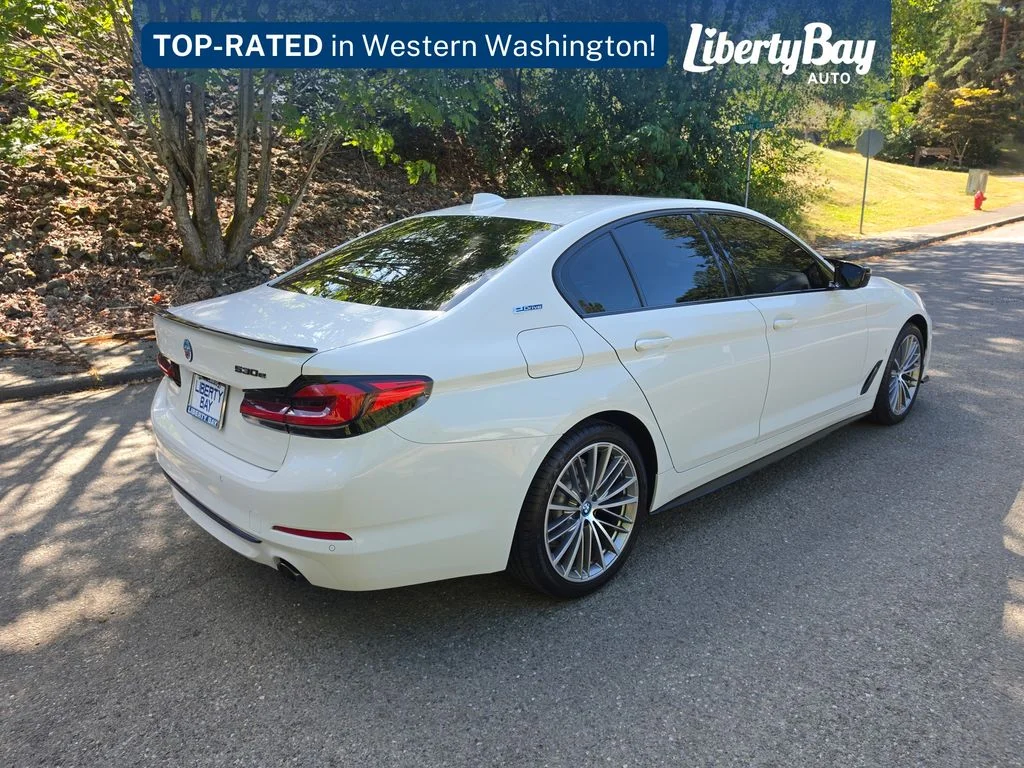 Used 2019 White BMW 530e xDrive iPerformance image 5