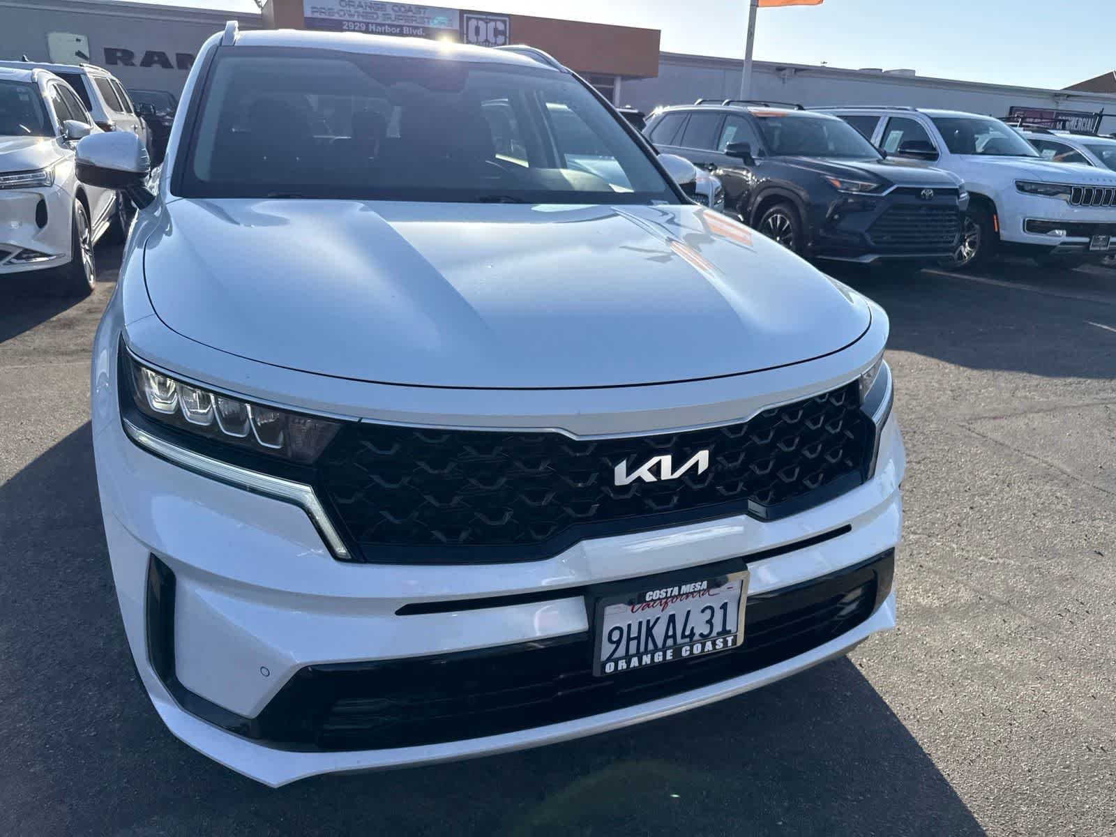 Used 2023 Snow White Pearl Kia EX image 8