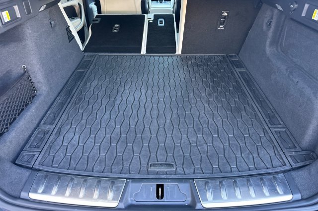 Used 2025 Blue Jaguar P250 R-Dynamic S image 14