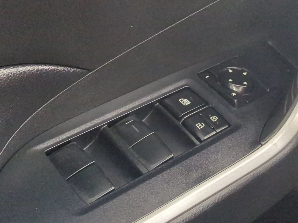 2021 Toyota RAV4 LE - Photo 29