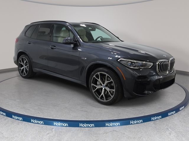 Used 2022 Arctic Grey Metallic BMW xDrive45e image 4