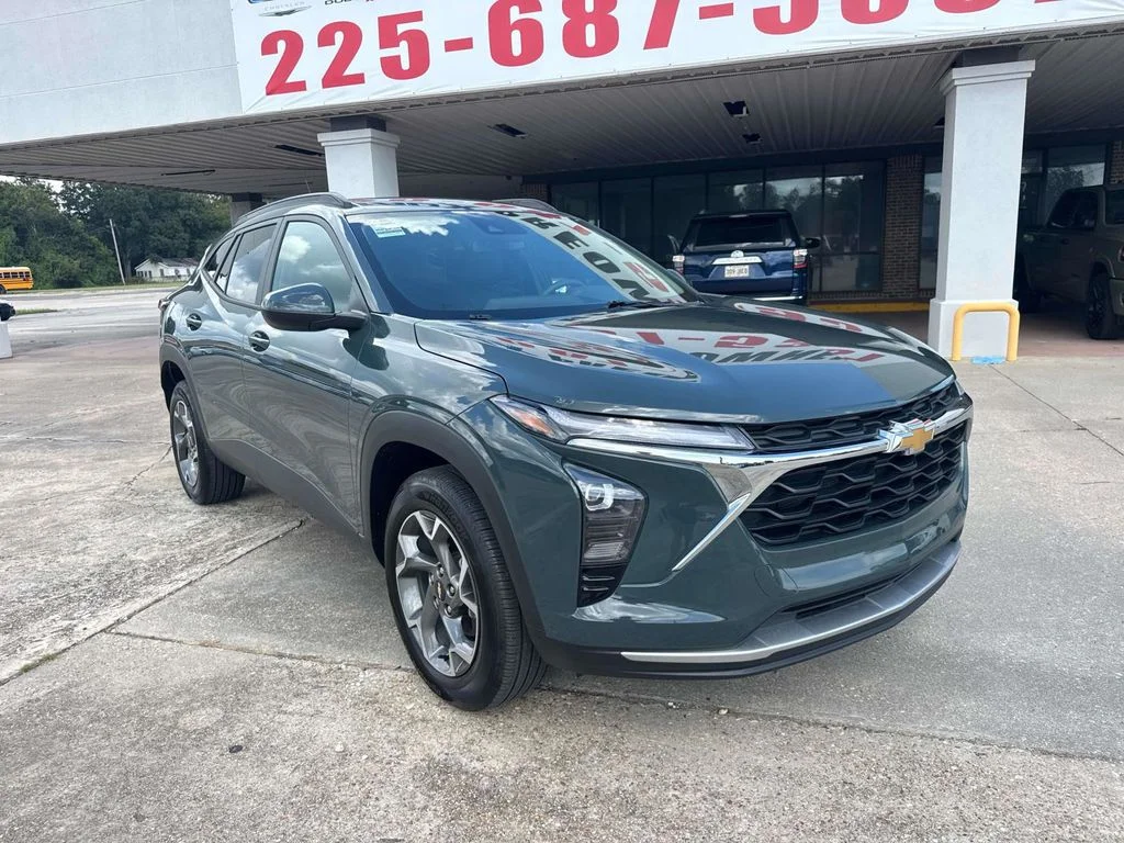 Used 2025 Gray Chevrolet LT image 2