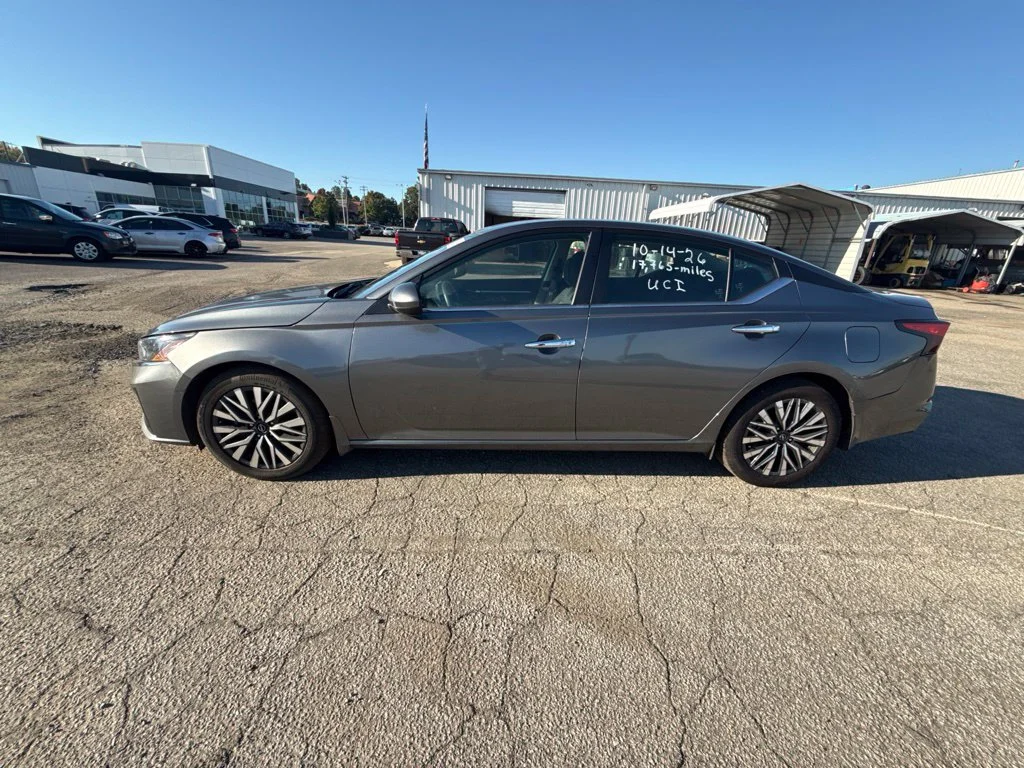 Used 2023 Gray Nissan 2.5 SV image 2