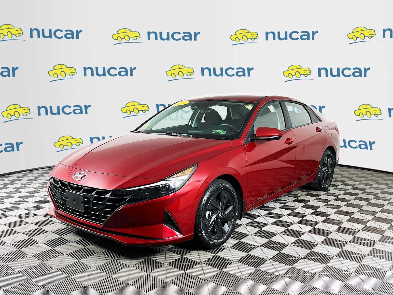 Used 2023 Ultimate Red Hyundai SEL image 3