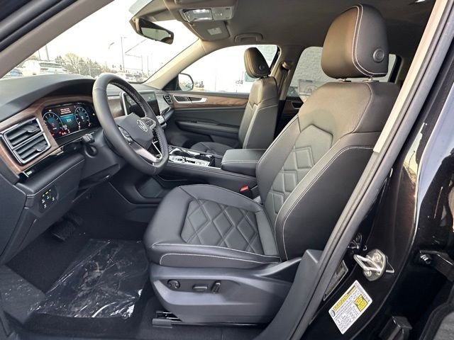 New 2026 Deep Black Pearl Volkswagen 2.0T SE w/Technology image 22