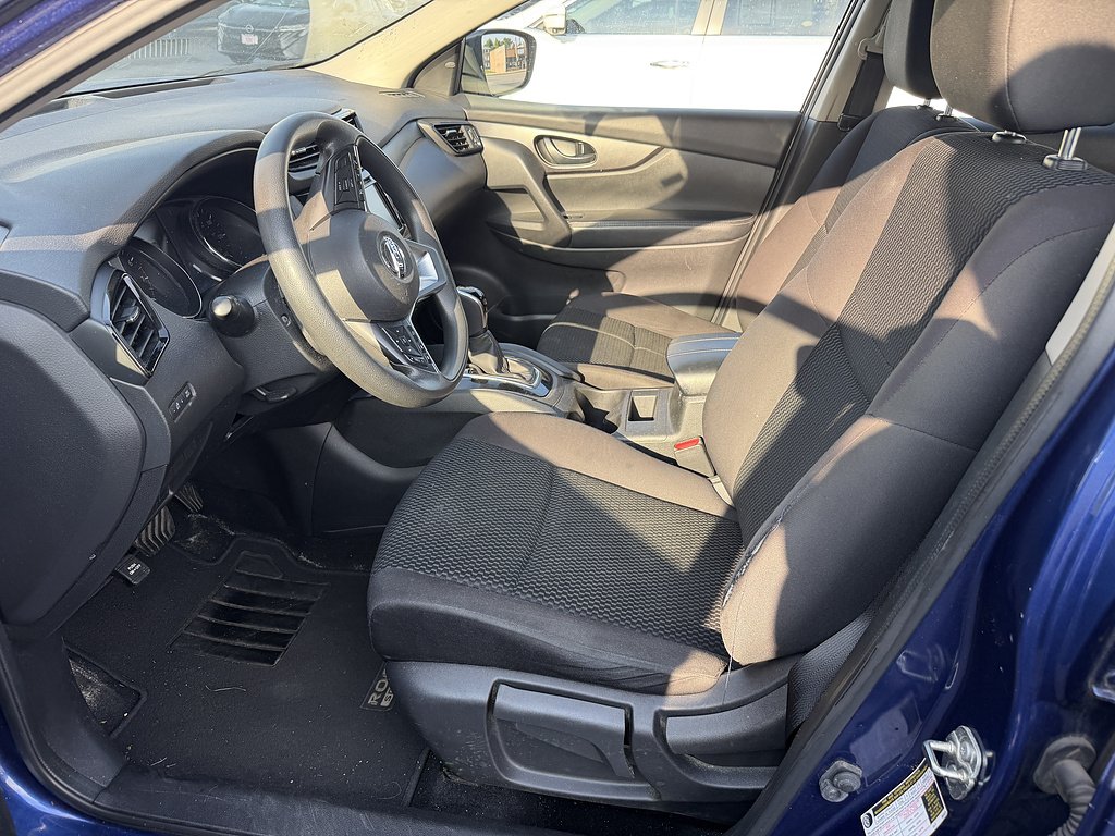 Used 2019 Caspian Blue Metallic Nissan S image 41
