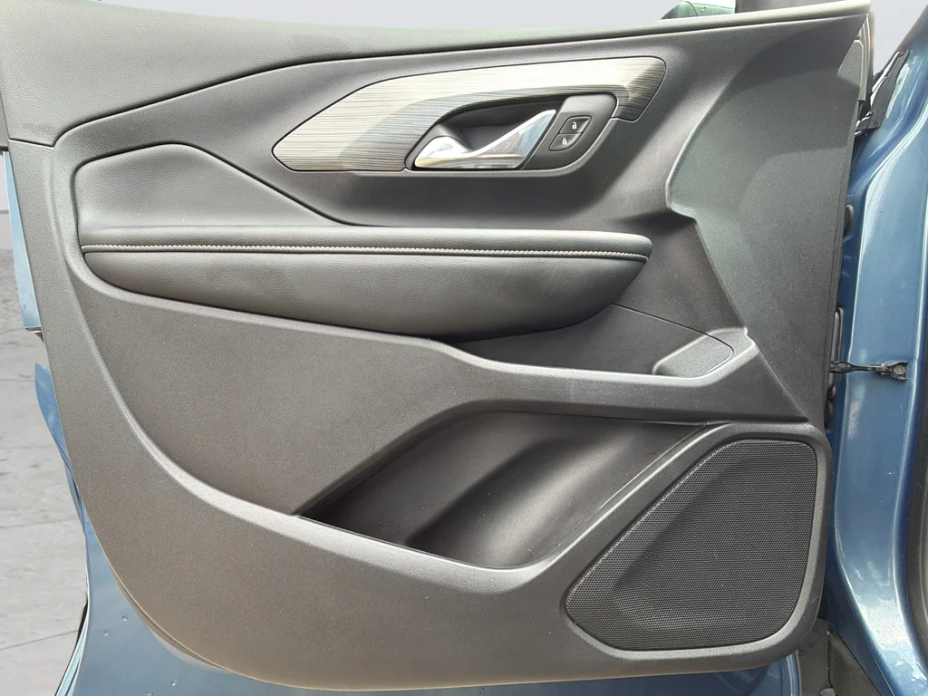 Used 2024 Blue GMC SLE image 27