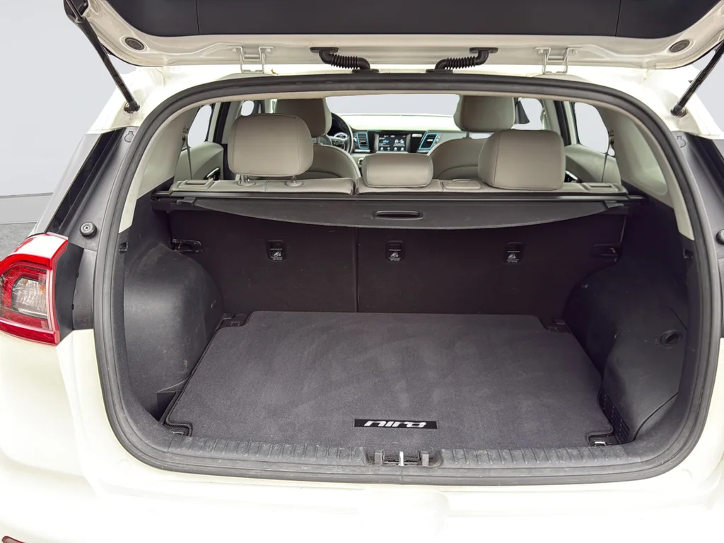 Used 2019 White Kia EX image 46