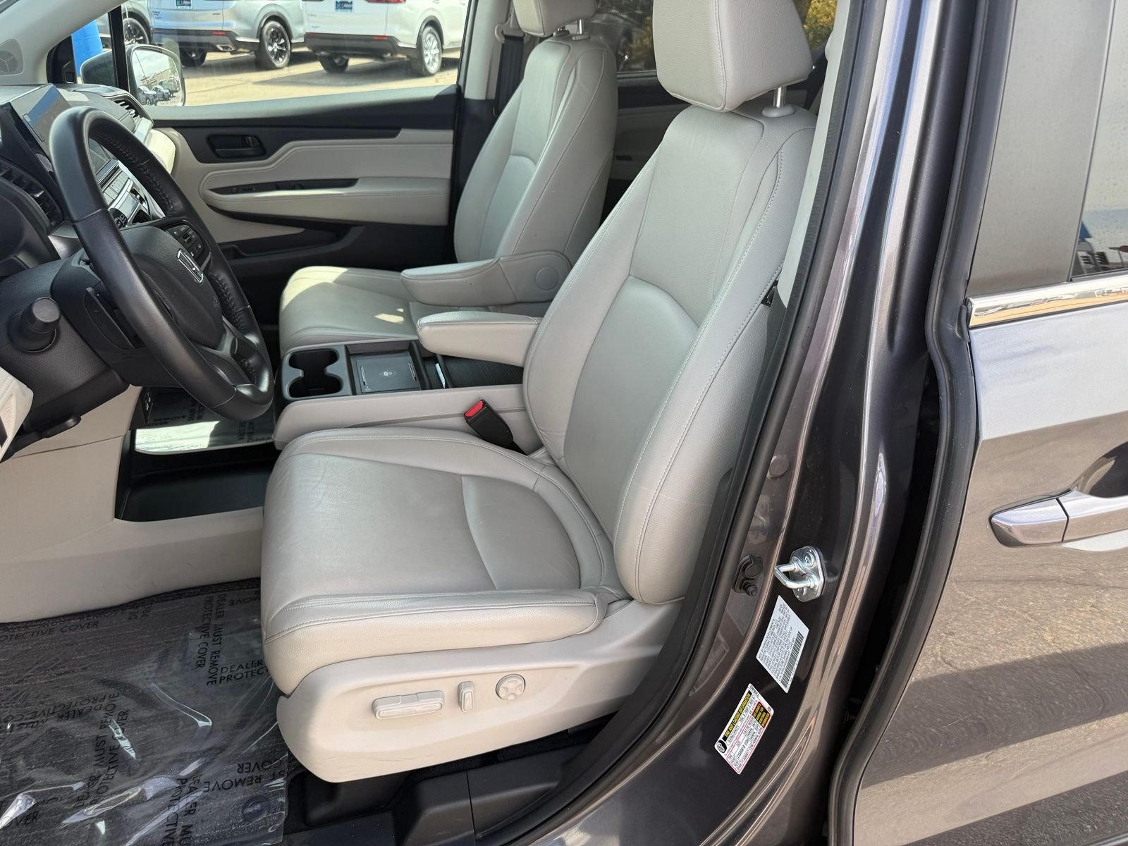 Used 2025 Solar Silver Metallic Honda EX-L image 32