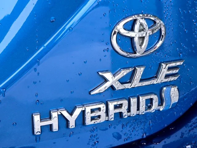 Used 2020 Blue Toyota XLE image 17