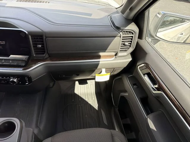 New 2026 Summit White GMC SLE image 15