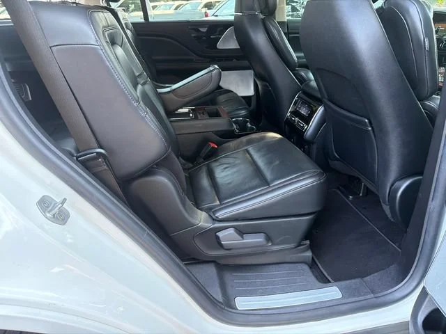 Used 2021 White Lincoln Reserve image 15
