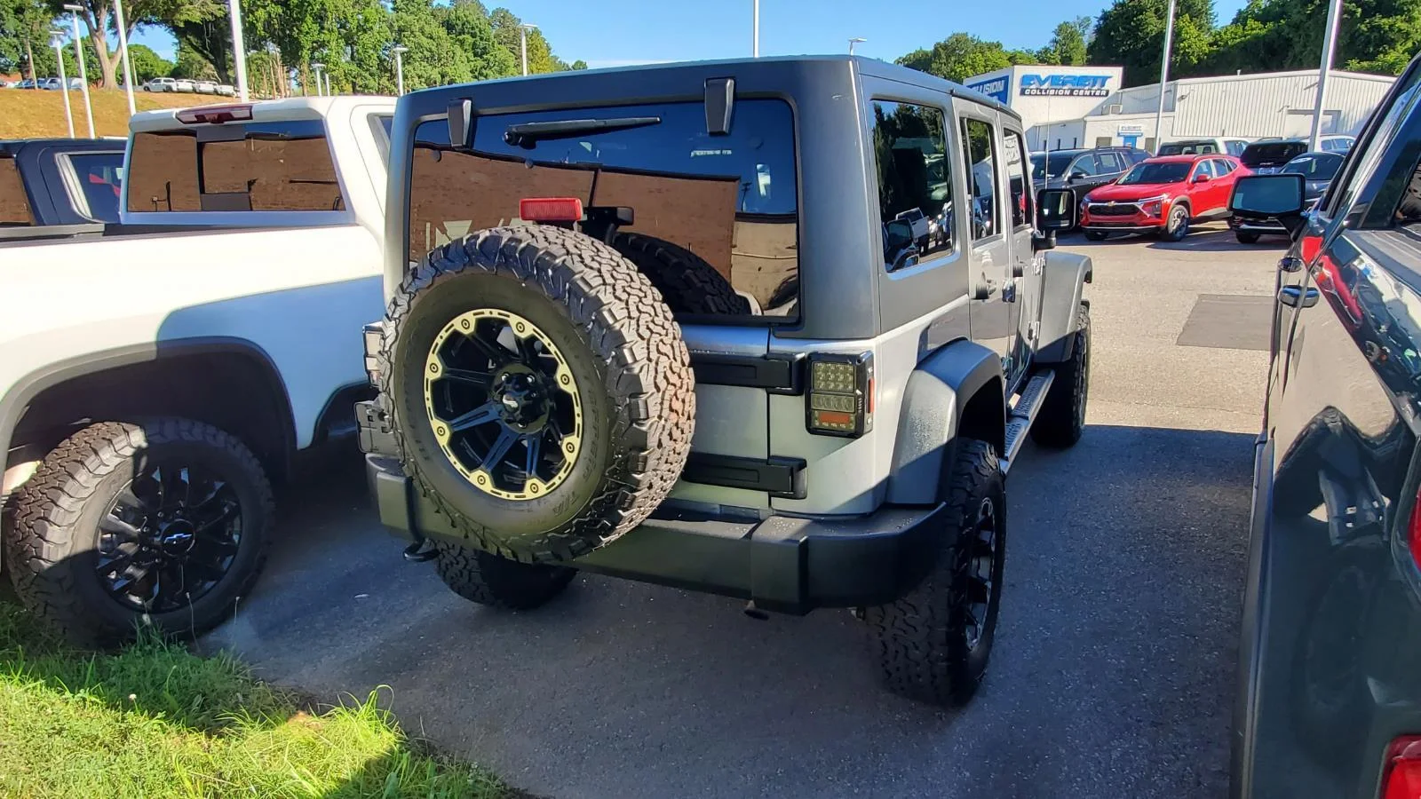 Used 2013 Billet Silver Metallic Clearcoat Jeep Sport image 9