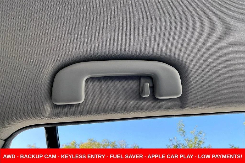 Used 2020 White Toyota XLE image 11