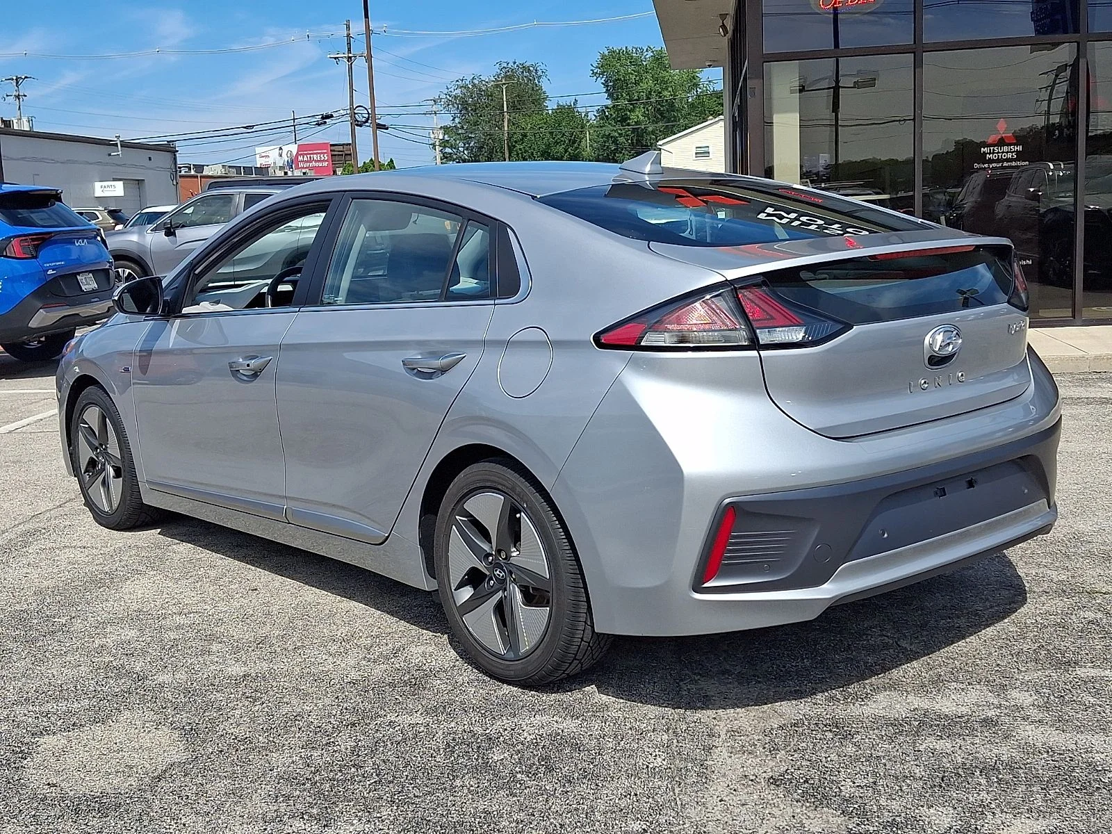 Used 2020 Silver Hyundai Limited image 4