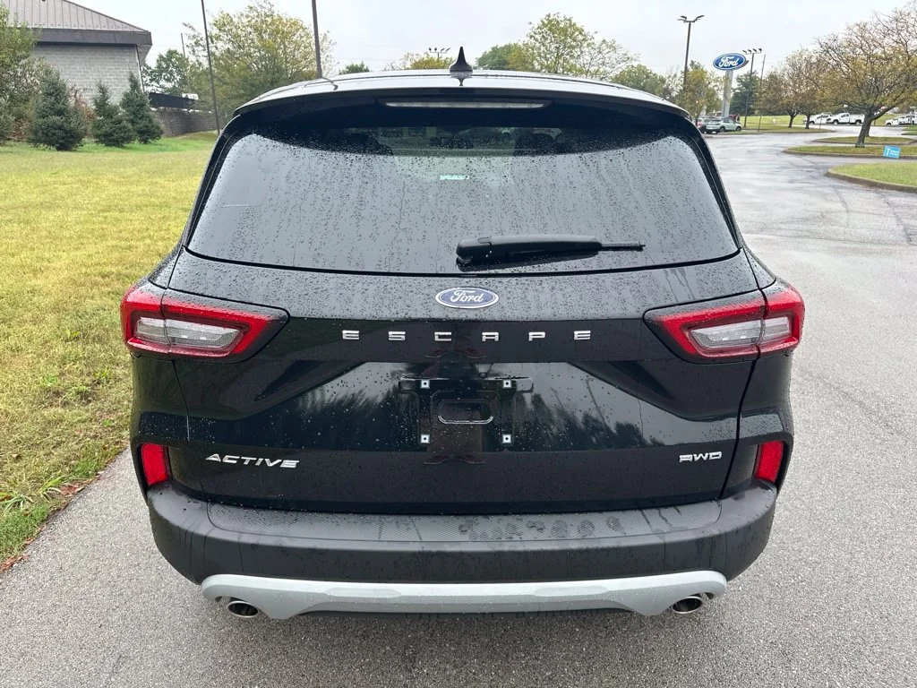 Used 2024 Black Metallic Ford Active image 10