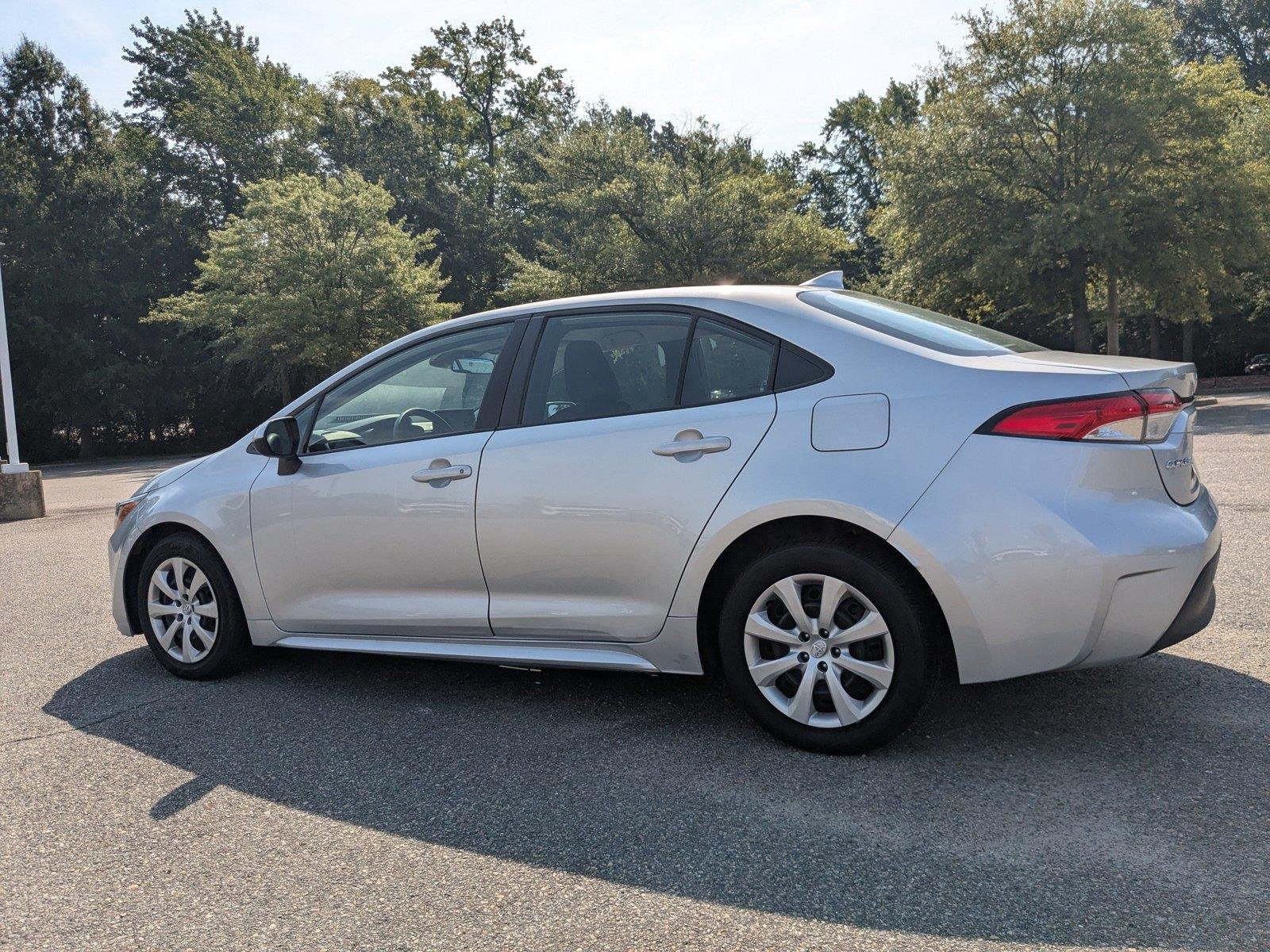Used 2024  Toyota LE image 6