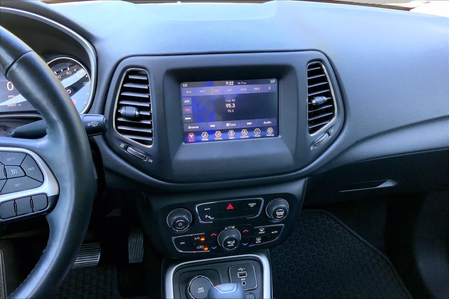 Used 2019 Redline Pearlcoat Jeep Sport image 7