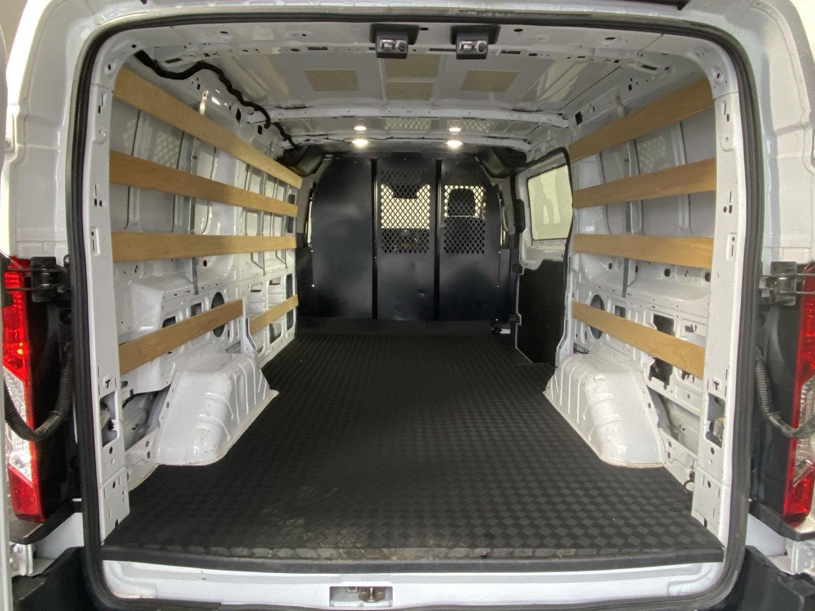 Used 2025 Oxford White Ford Base image 7