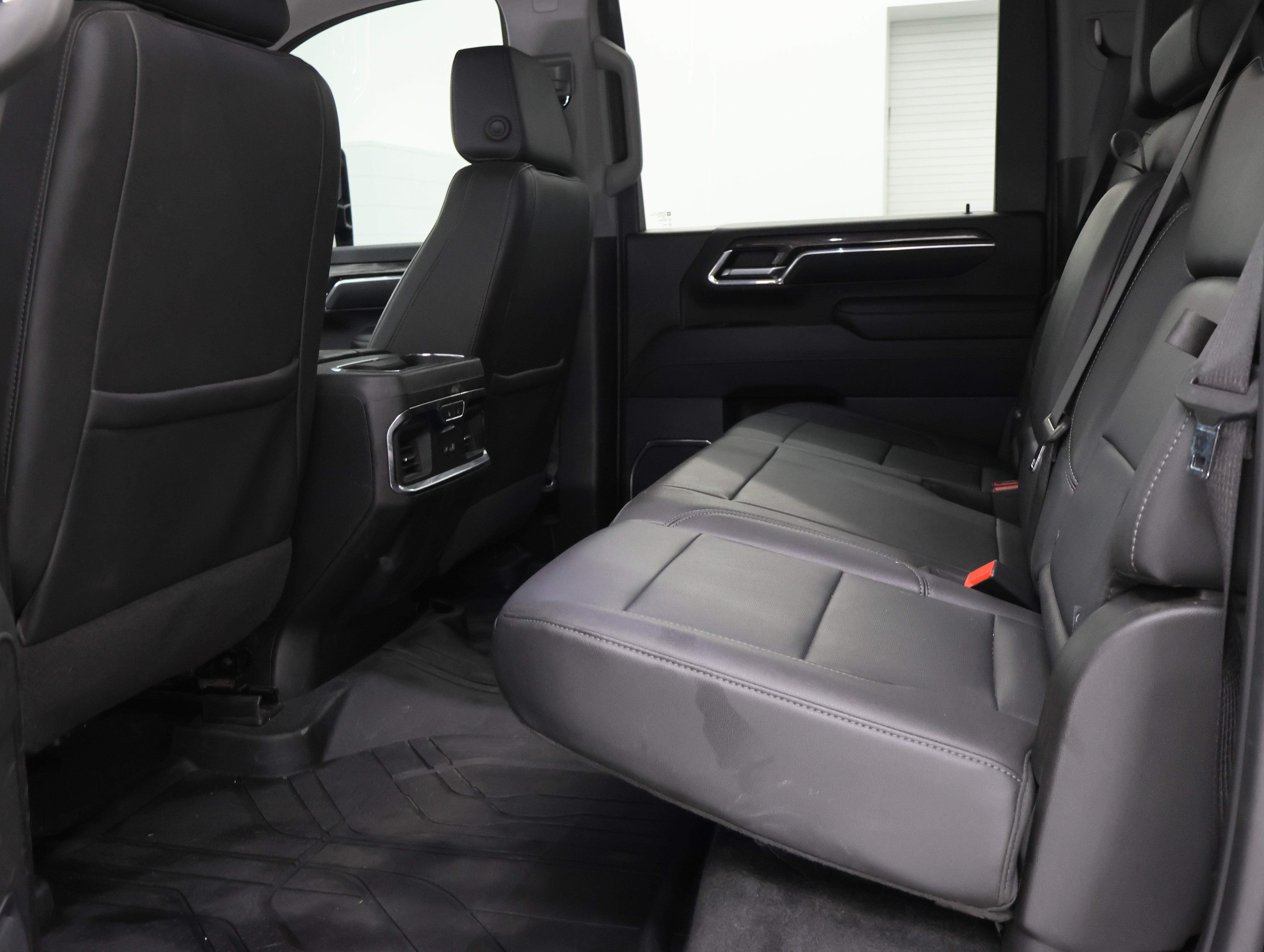 Used 2024 Black Chevrolet 4x4 Crew Cab LTZ Z71: CREW-SHORT-LTZ-MIDNIGHT-CONVENIENCE II-DIESEL-1 OWNER image 9