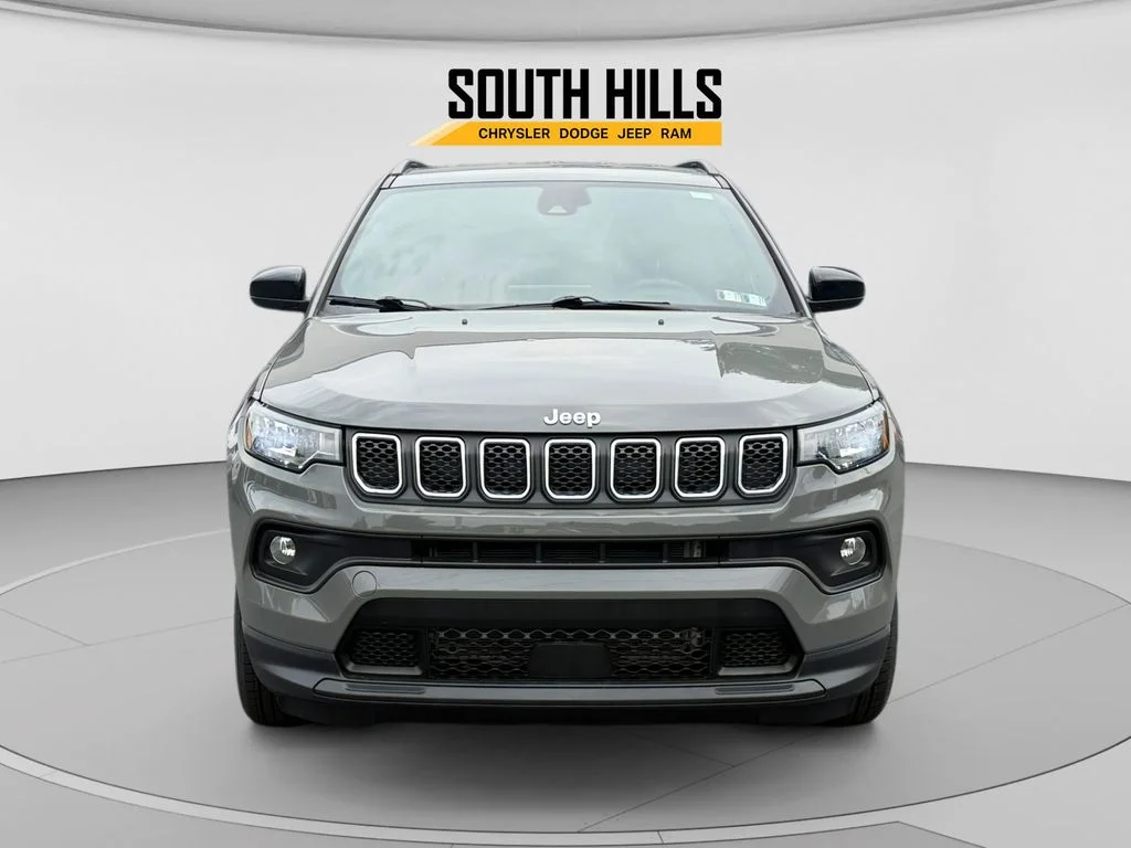 Certified Used 2023 Gray Jeep Latitude image 8