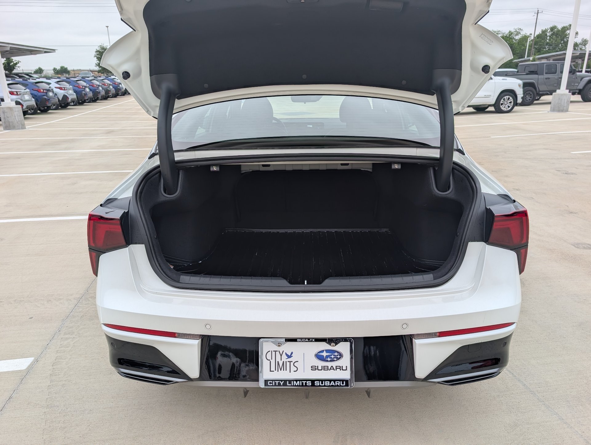 Used 2025 White Kia GT-Line image 29