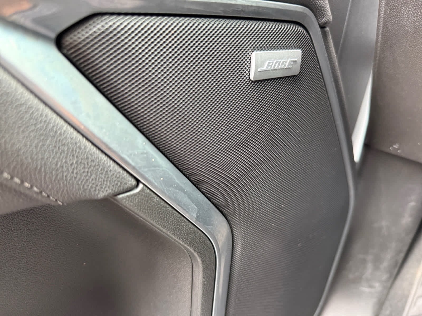 Used 2025 Summit White Chevrolet LTZ image 28