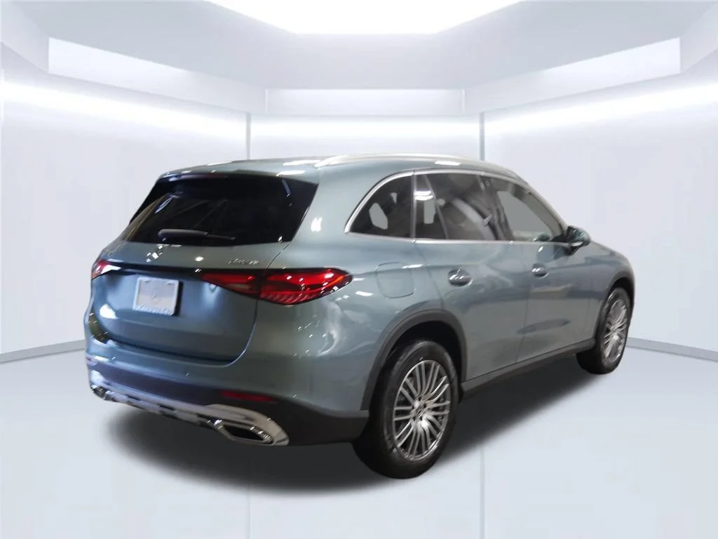 New 2026 Verde Silver Metallic Mercedes-Benz GLC 300 image 5