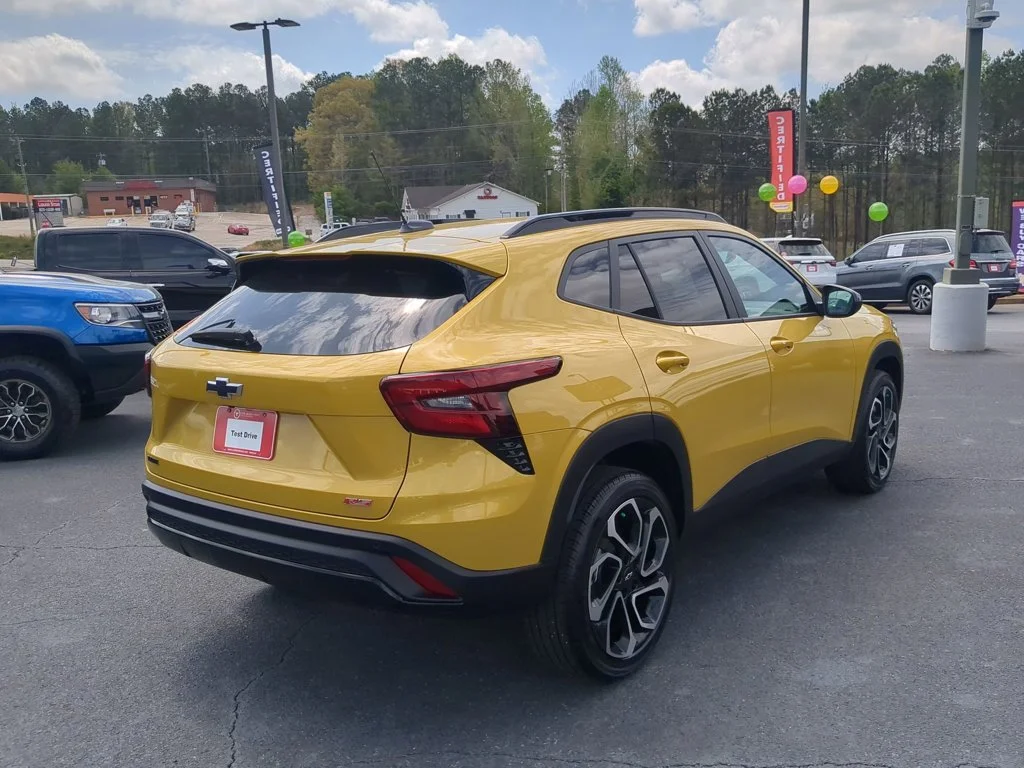 Used 2025 Nitro Yellow Metallic Chevrolet 2RS image 5