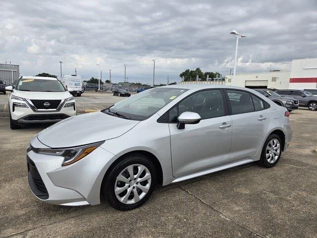 Used 2025 Classic Silver Metallic Toyota LE image 8
