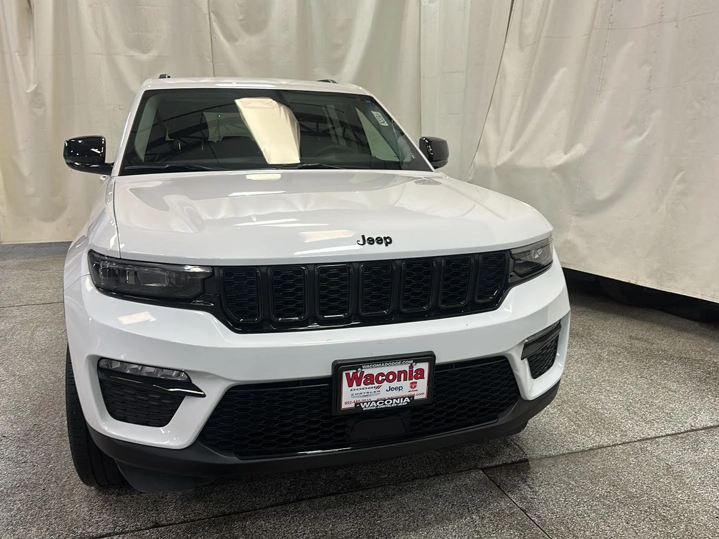 Used 2023 Bright White Clearcoat Jeep Limited image 8