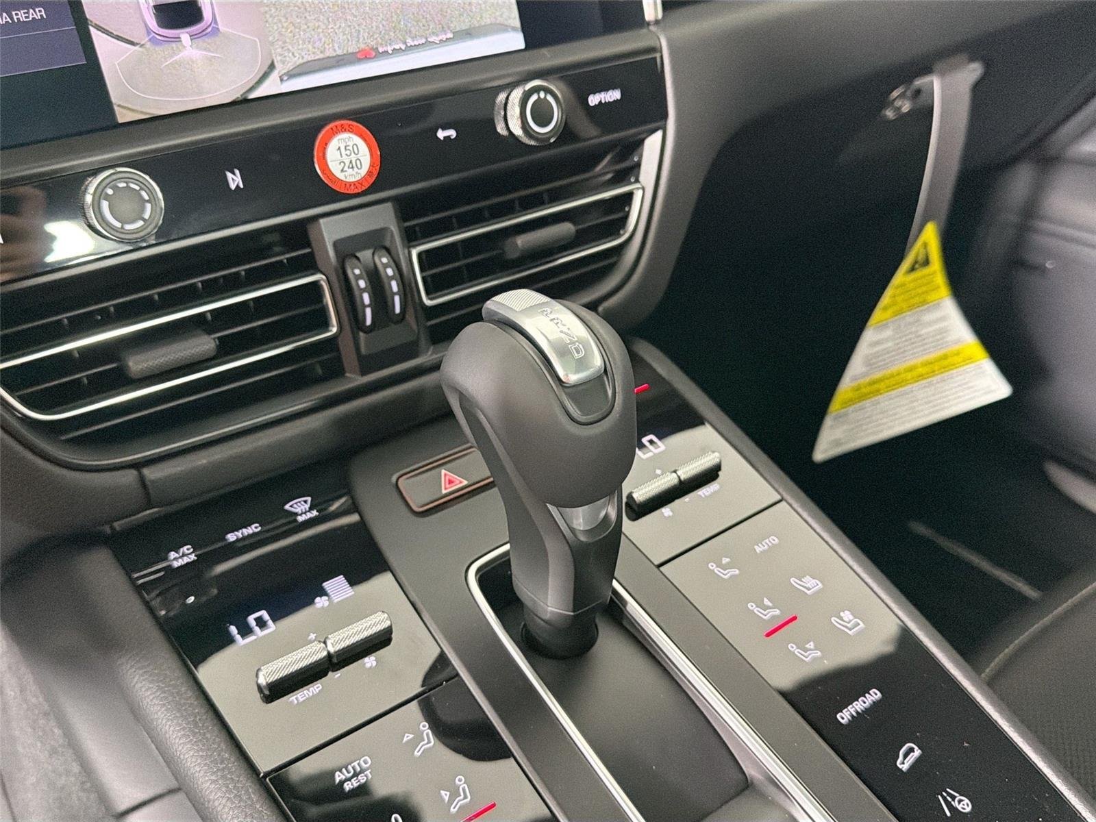 2025 Porsche Macan S - Photo 34
