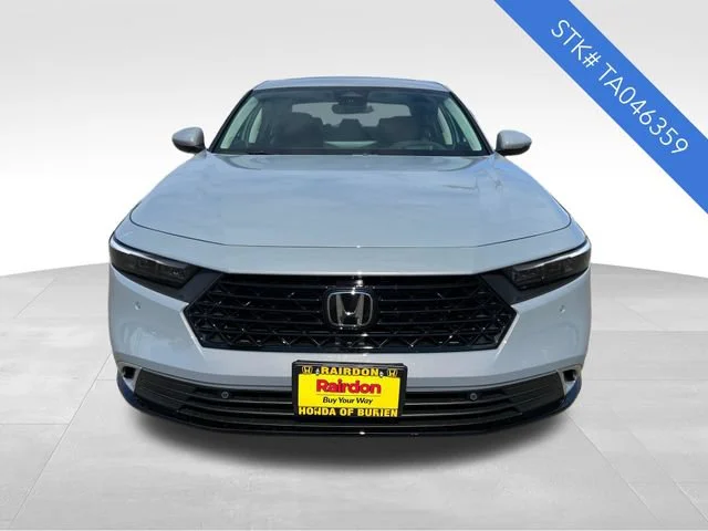 New 2026 Urban Gray Pearl Honda Touring image 2