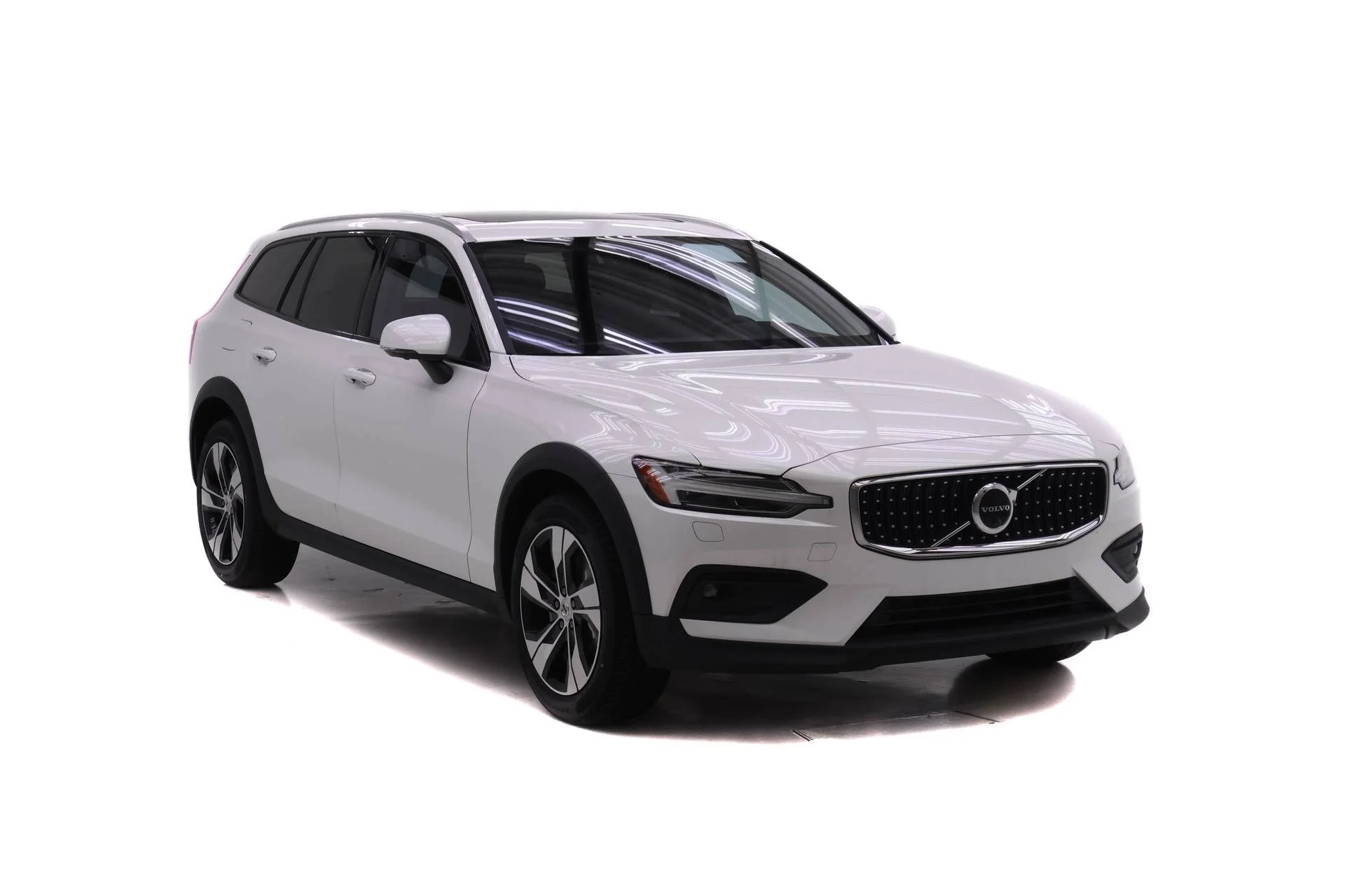 New 2026 Crystal White Volvo Plus image 2