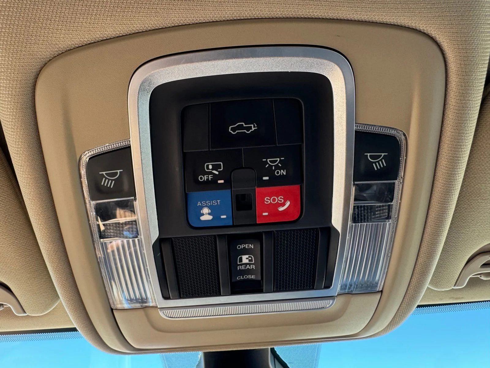 Used 2021 White Ram Laramie image 31