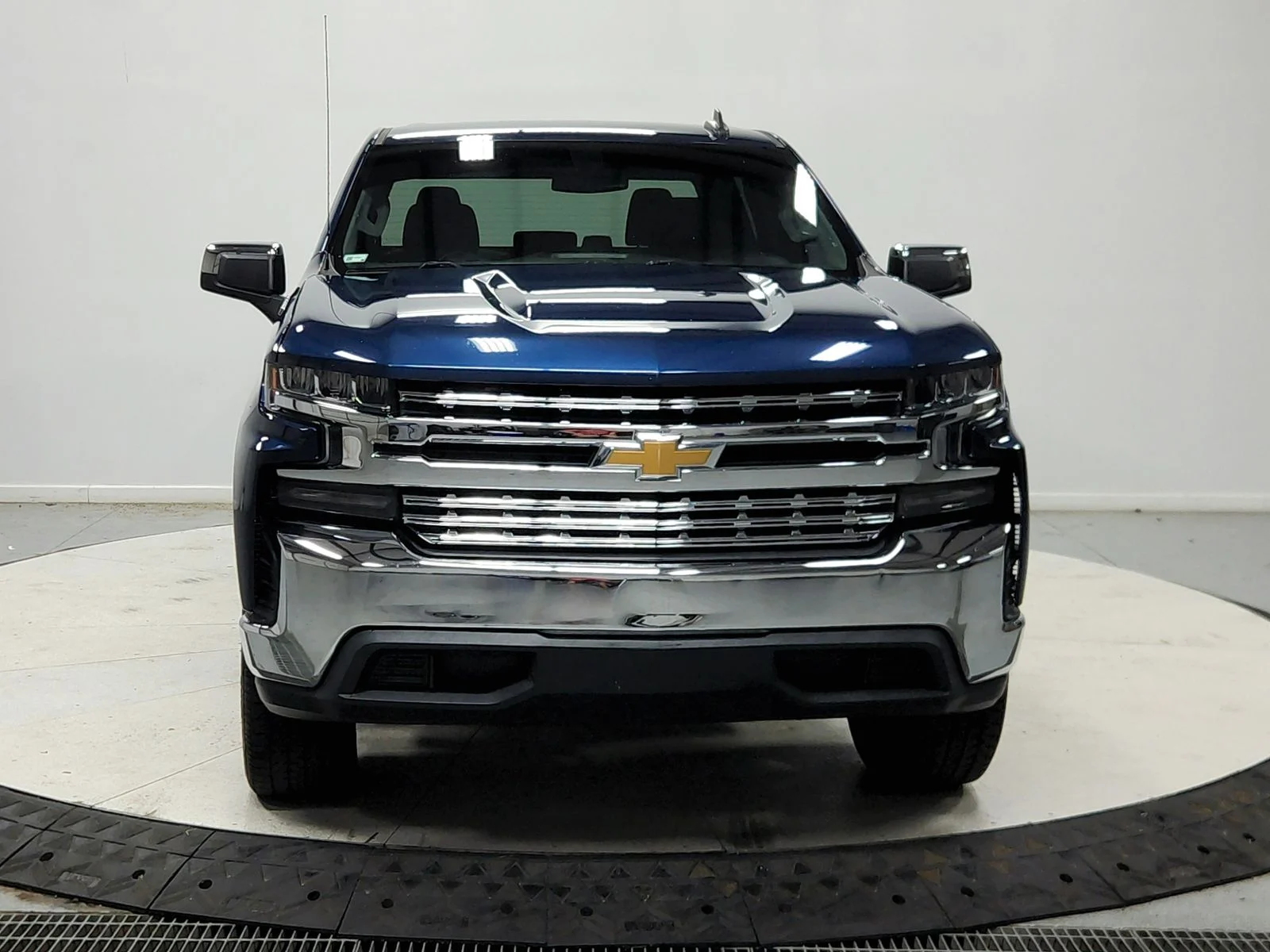 Used 2019 Northsky Blue Metallic Chevrolet LT image 3