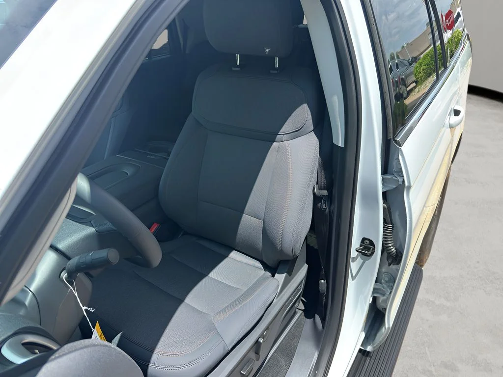 New 2025 Space Silver Metallic Ford Active image 22